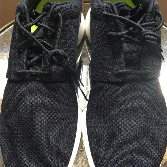 New Nike roshe’s - Picture 2 of 5